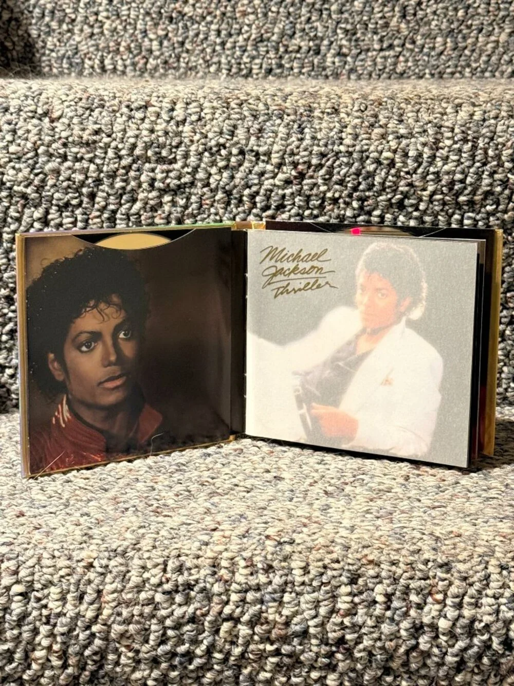 Michael Jackson Thriller 25 25th Anniversary Edition Zombie CD/DVD + Booklet